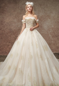 纤细型在典礼上气场全开